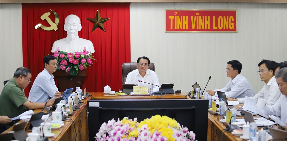 Phó Chủ tịch UBND tỉnh Nguyễn Quỳnh Thiện chủ trì và chỉ đạo tại buổi làm việc.