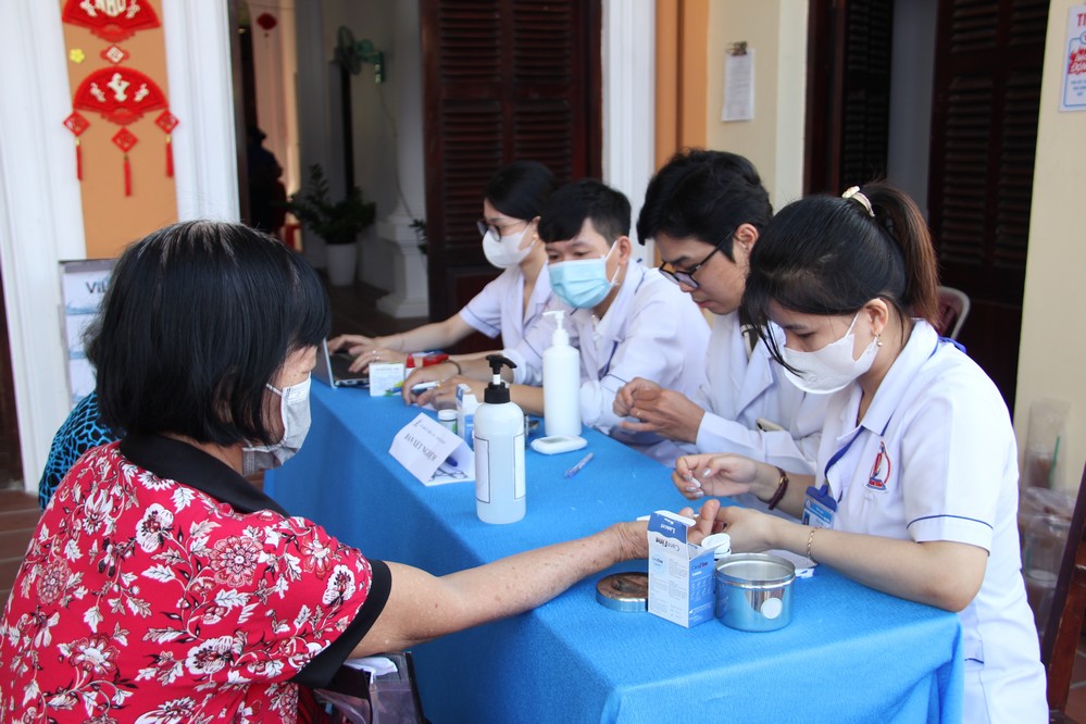 Ngành y tế tổ chức chuỗi hoạt động Ngày Sức khỏe toàn dân và hưởng ứng Ngày Sức khỏe thế giới nhằm cụ thể hóa chủ trương, định hướng tại Nghị quyết số 72-NQ/TW được triển khai đồng bộ, thống nhất từ tỉnh đến địa phương. 