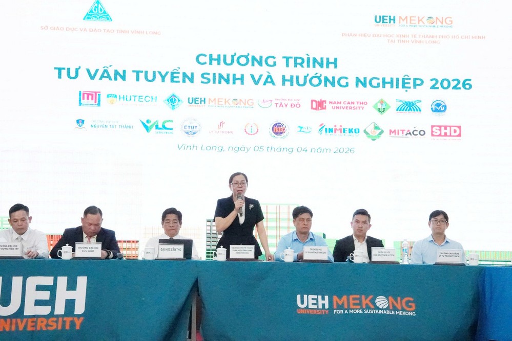 Quang cảnh chương trình tư vấn tuyển sinh- hướng nghiệp.