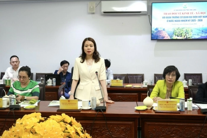 Đoàn Trưởng cơ quan đại diện Việt Nam ở nước ngoài thăm và làm việc với tỉnh Vĩnh Long