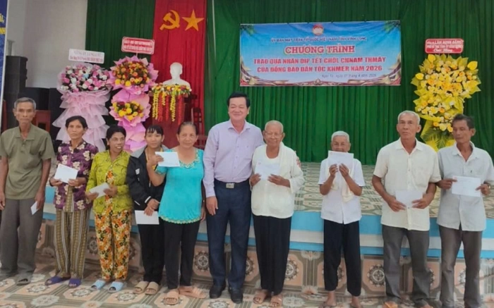 Hơn 570 phần quà Tết Chôl Chnăm Thmây cho đồng bào Khmer xã Trà Côn, Ngãi Tứ