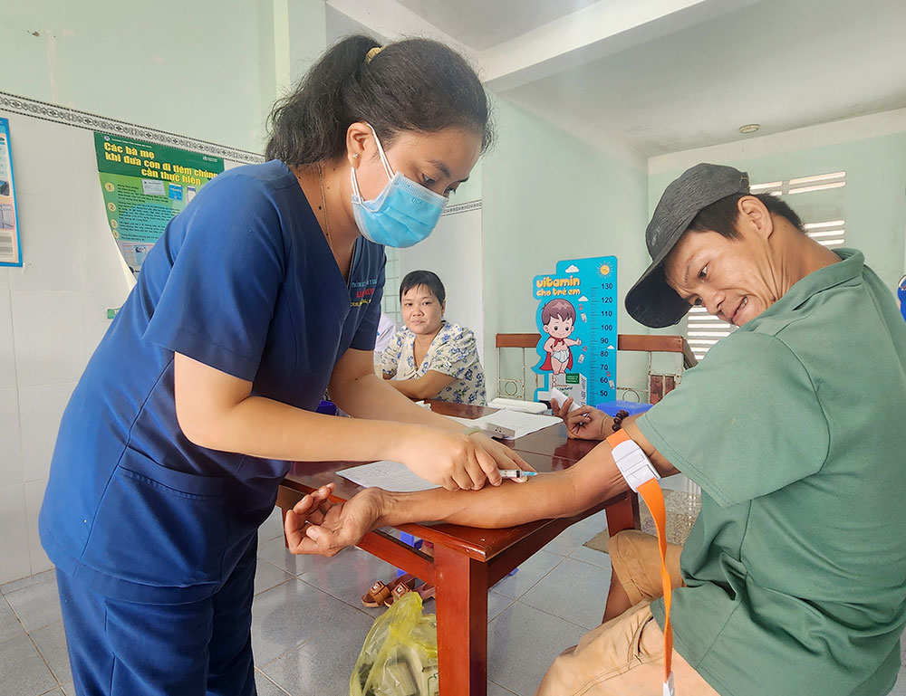 Ngành y tế chăm sóc sức khỏe toàn diện người khuyết tật hướng tới mục tiêu 100% người khuyết tật được tiếp cận dịch vụ chăm sóc sức khỏe, lập hồ sơ quản lý sức khỏe.