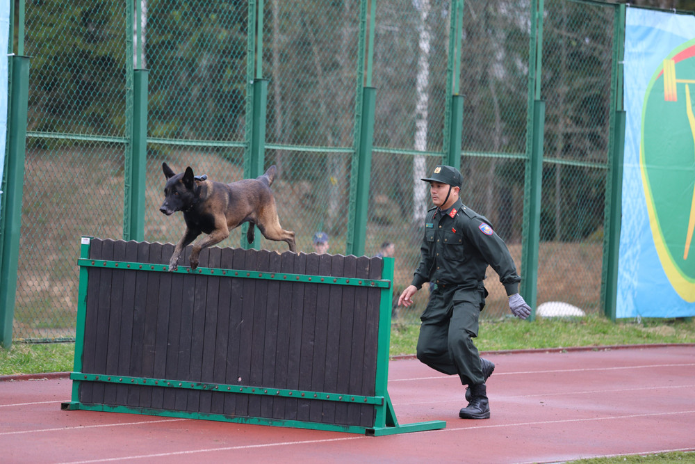 Các bài thi của lực lượng Cảnh sát cơ động Việt Nam.
