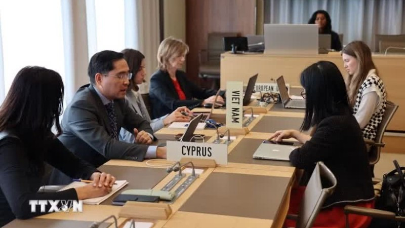 Tham tán Công sứ Phạm Quang Huy - Phó Trưởng Phái đoàn Việt Nam tại Geneva cho biết Việt Nam đã chính thức có công hàm gửi Tổng Giám đốc WTO và các ủy ban liên quan. (Ảnh: Anh Hiển/TTXVN)
