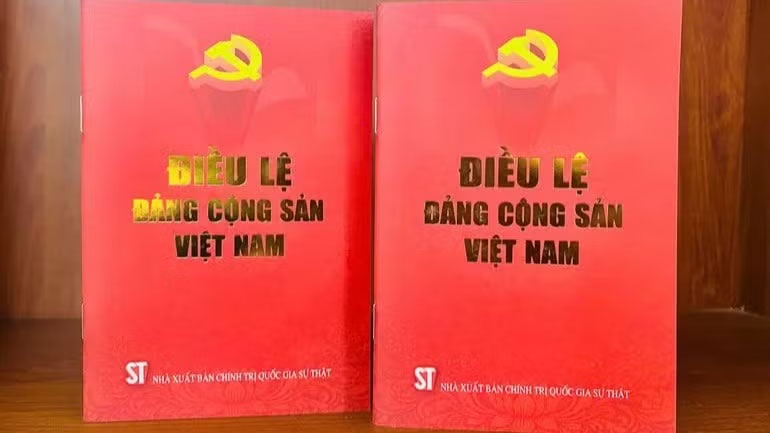 Cuốn sách Điều lệ Đảng Cộng sản Việt Nam. Ảnh minh họa.