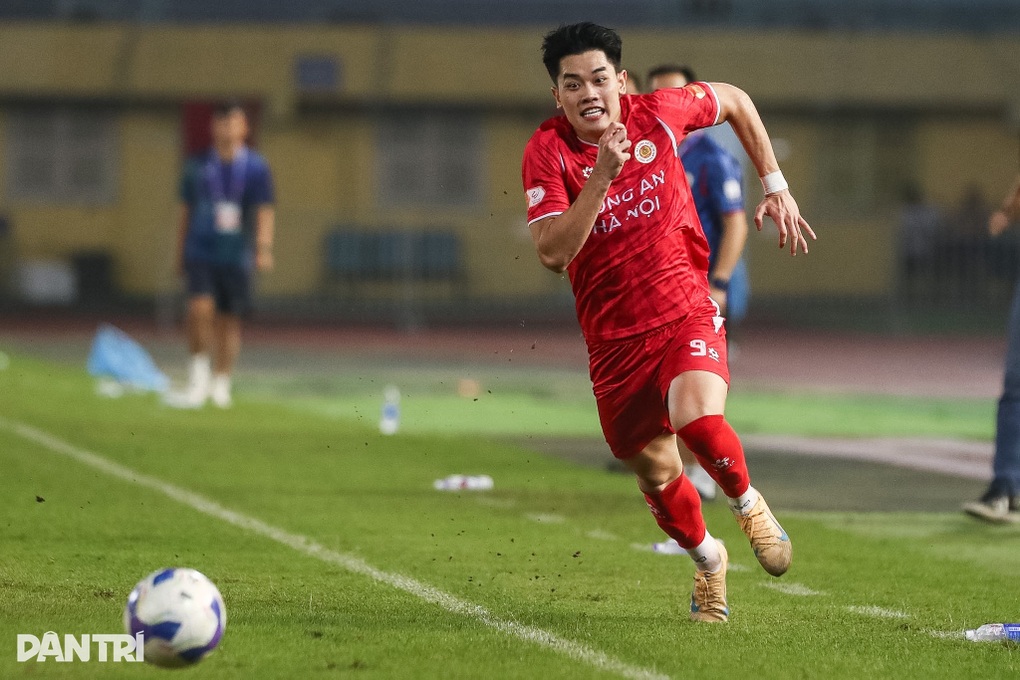 Tiền đạo của CLB CAHN ghi đến 7 bàn trong 4 vòng đấu liên tiếp gần nhất (Ảnh: Đỗ Minh Quân).

