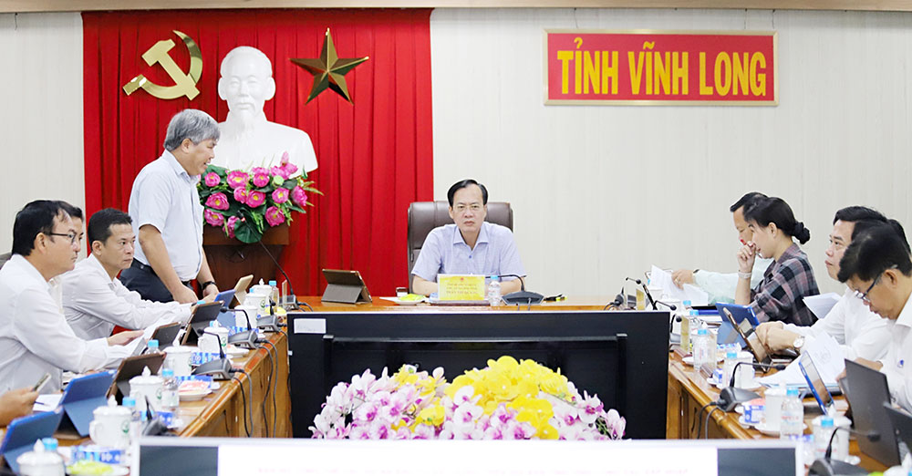 Phó Bí thư Tỉnh ủy, Chủ tịch UBND tỉnh Trần Trí Quang chủ trì cuộc họp.