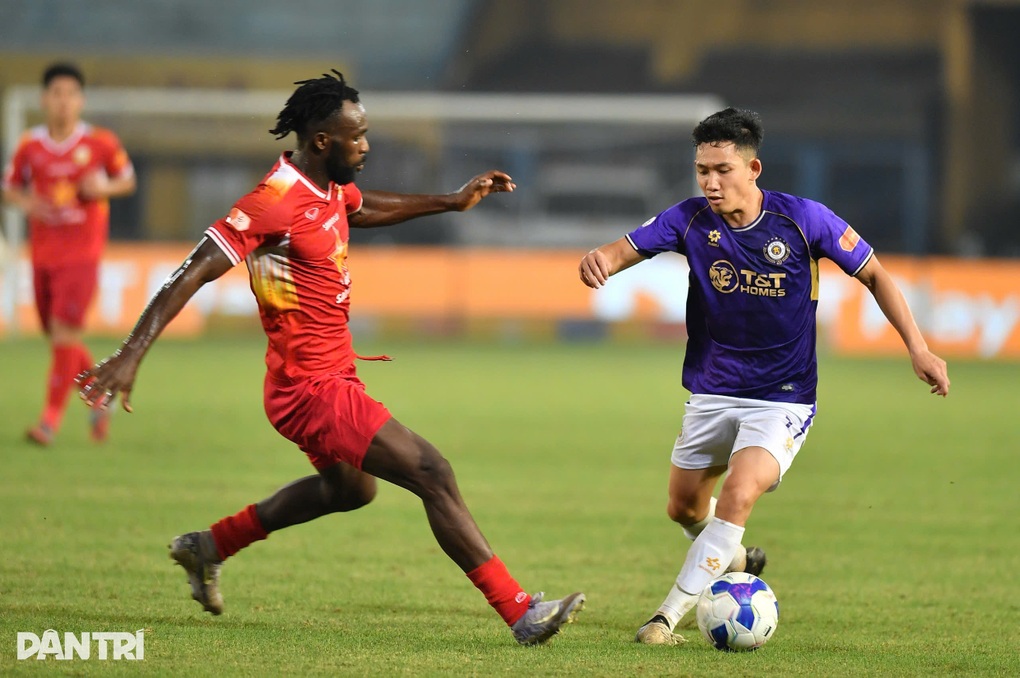 Hai Long cũng có trận đấu xuất sắc (Ảnh: Quyết Thắng).