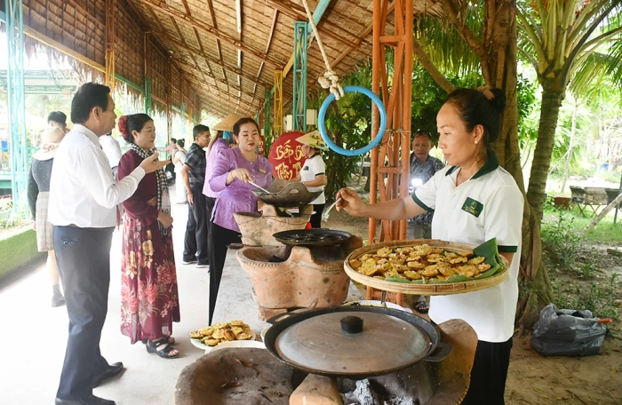Ra mắt “Xóm nghề Lan Vương” phục vụ du khách trải nghiệm dịp lễ 30/4 và 1/5