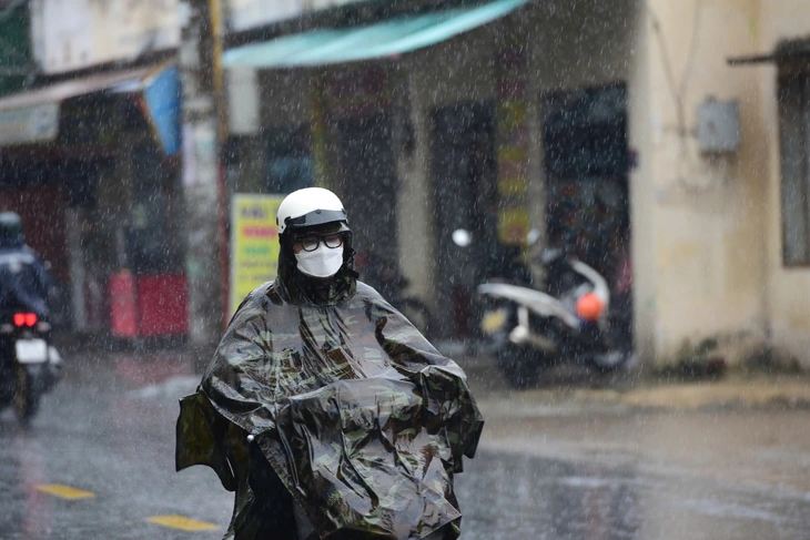 Nắng nóng còn duy trì nhưng dự báo cả nước sắp có mưa - Ảnh: T.L

