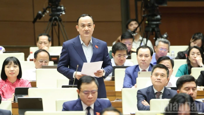 Cần giải pháp "hạ nhiệt" mặt bằng giá bất động sản đang "leo thang" bất hợp lý