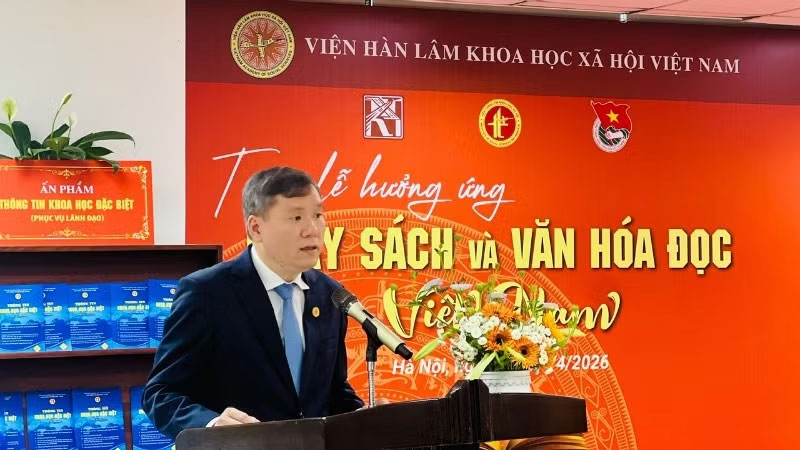 Chủ tịch Viện Hàn lâm Khoa học xã hội Việt Nam Lê Văn Lợi phát biểu khai mạc.