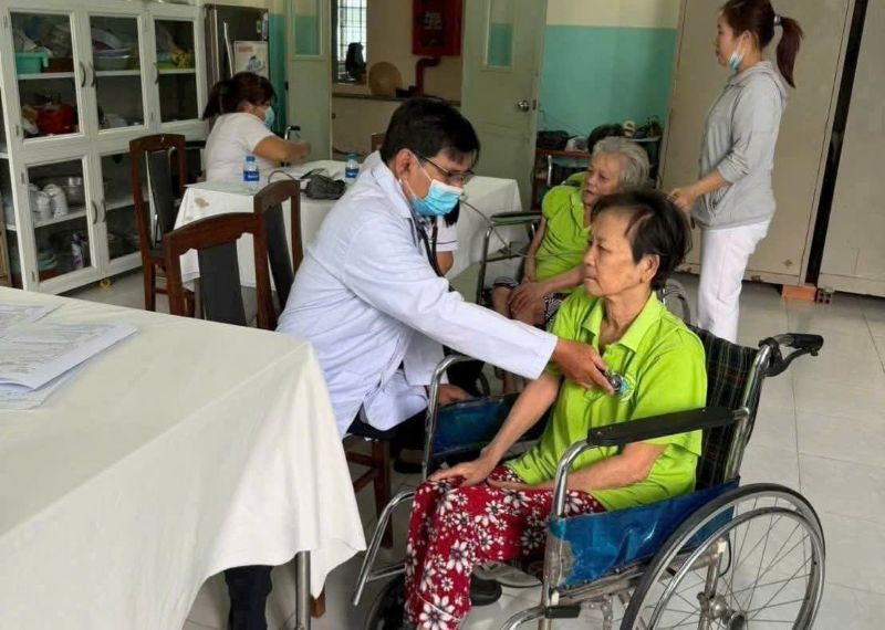 Bộ Y tế đề xuất thực hiện phân cấp 11 nhóm nhiệm vụ trọng tâm cho Cục Bảo trợ xã hội. (Ảnh minh họa)
