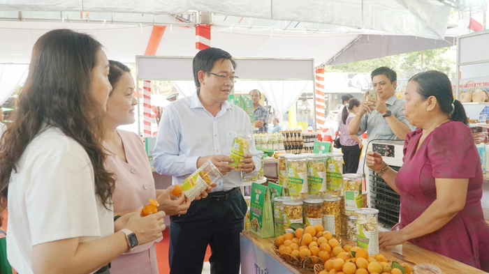 Khai mạc tuần lễ sản phẩm OCOP Vĩnh Long lần 1