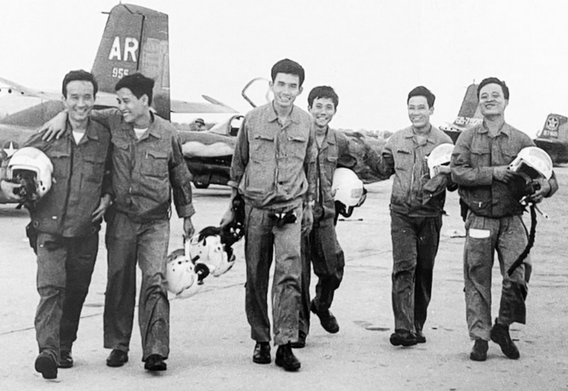 Phi đội Quyết thắng hoàn thành xuất sắc nhiệm vụ trở về Sân bay Phan Rang chiều tối 28/4/1975 (Ảnh tư liệu)
