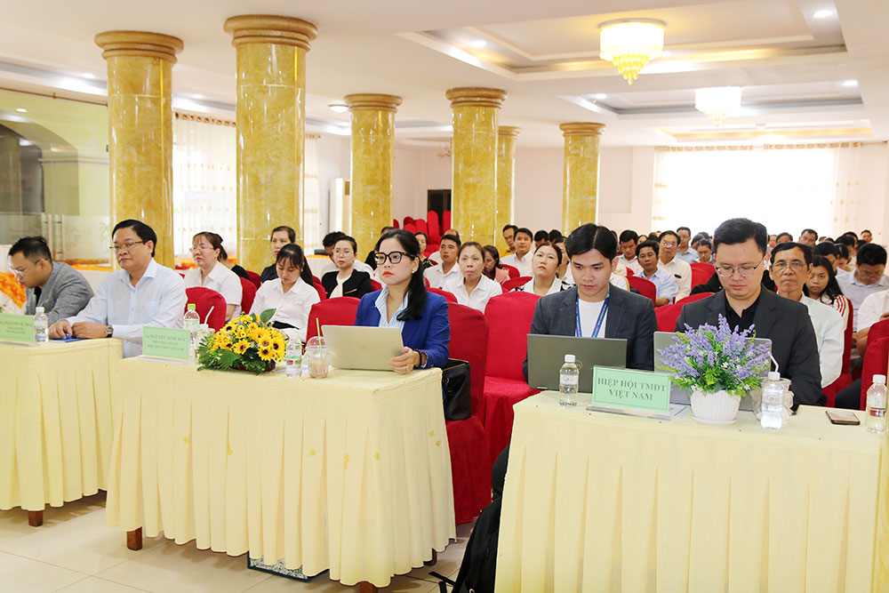 Các đại biểu, học viên tham dự lớp tập huấn.