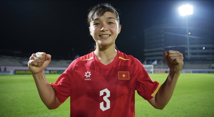 Thùy Linh đang chơi nổi bật trong màu áo U20 nữ Việt Nam - Ảnh: VFF

