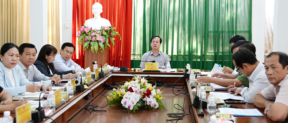 Chủ tịch UBND tỉnh Trần Trí Quang chủ trì buổi tiếp công dân.
