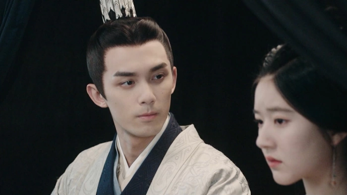 Cầu hôn giữa triều đình… nhưng tình yêu lại bắt đầu rạn nứt