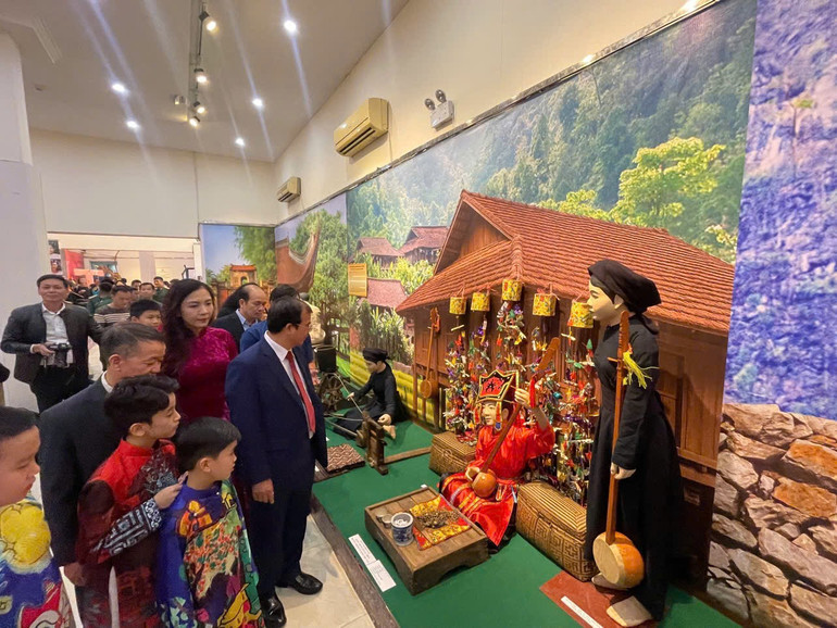 Quảng bá văn hóa các dân tộc trong hoạt động triển lãm.