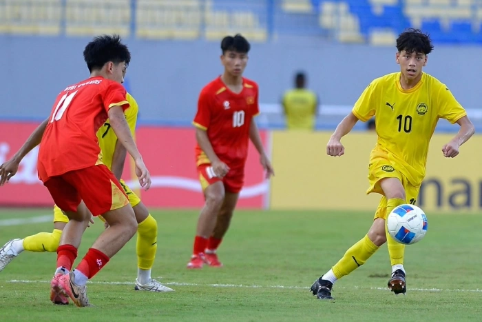 U17 Việt Nam khởi đầu hoàn hảo với chiến thắng 4-0 trước U17 Malaysia