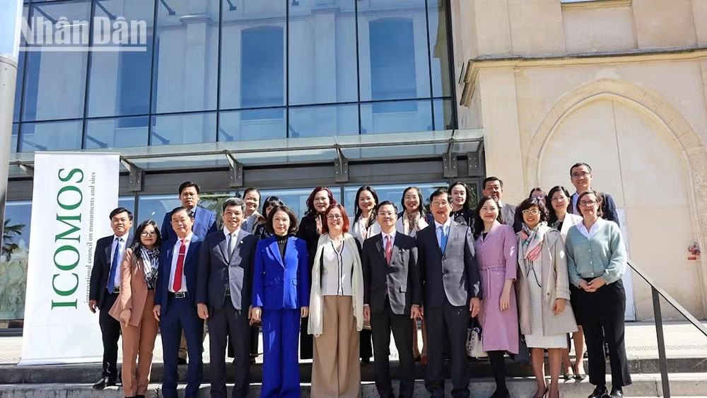 Ban Lãnh đạo UNESCO đánh giá cao việc Việt Nam có kế hoạch đăng cai tổ chức nhiều hoạt động có ý nghĩa, cảm ơn vì lời mời và sẽ khẳng định tham dự sớm.