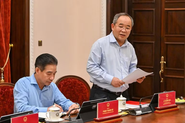 Chủ nhiệm Văn phòng Chủ tịch nước Lê Khánh Hải báo cáo tại buổi làm việc.
