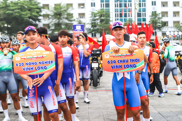 Vĩnh Long có 2 đội tham dự là 620 Châu Thới Vĩnh Long và 620 Nông nghiệp Vĩnh Long.

