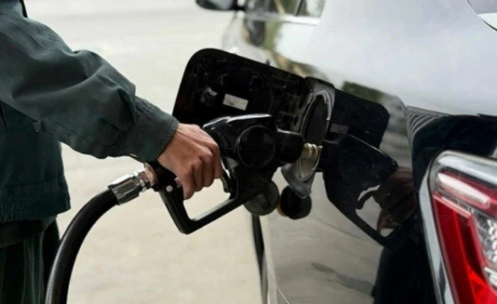 Giá xăng dầu hôm nay 6/4: Giá dầu thế giới ở mức cao