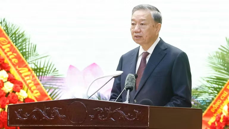 Tổng Bí thư, Chủ tịch nước Tô Lâm, Bí thư Quân ủy Trung ương phát biểu chỉ đạo tại buổi lễ. (Ảnh: Thống Nhất/TTXVN)