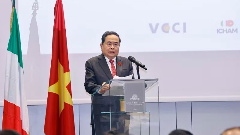 Chủ tịch Quốc hội Trần Thanh Mẫn phát biểu tại Phiên khai mạc Tọa đàm chính sách thúc đẩy hợp tác Việt Nam-Italia. (Ảnh: Doãn Tấn – TTXVN)
