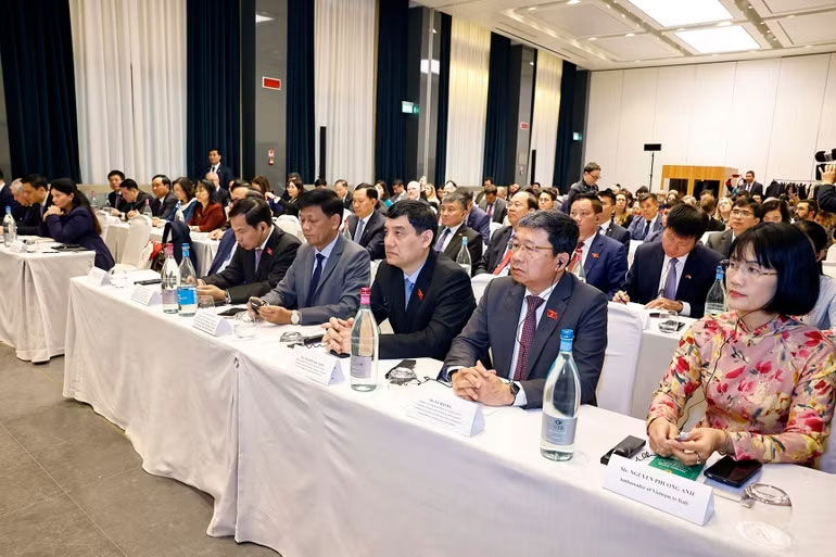 Đại biểu dự Tọa đàm chính sách thúc đẩy hợp tác Việt Nam-Italia. (Ảnh: Doãn Tấn – TTXVN)
