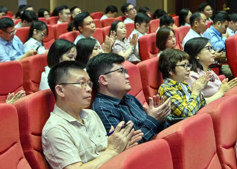 Các đại biểu dự hội nghị tại điểm cầu Hà Nội (Ảnh: THỦY NGUYÊN)