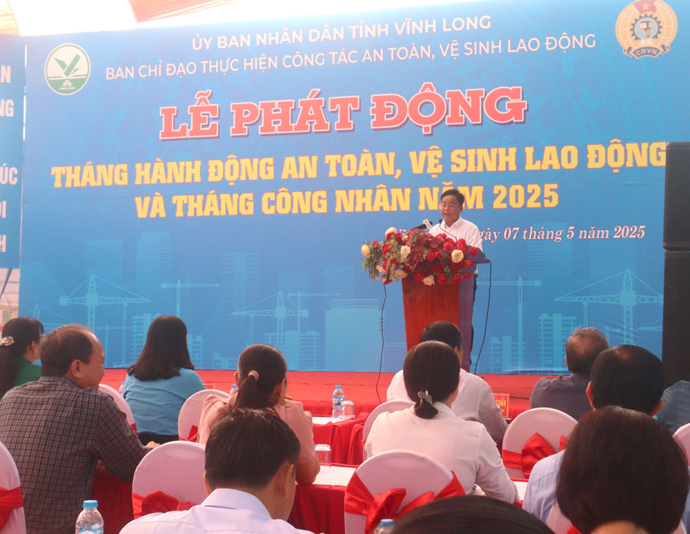  Ông Võ Văn Tám- Quyền Giám đốc Sở Nội vụ phát biểu tại lễ phát động

