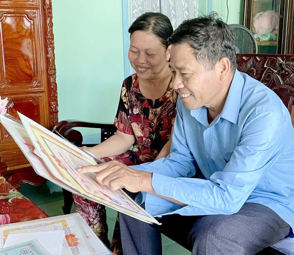 Tài sản quý nhất của vợ chồng chú Thạch Luật là sự thành công trong học tập, làm việc của các con.