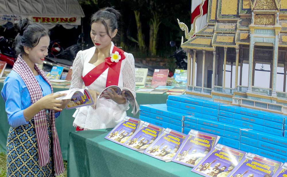 Đời sống tinh thần của đồng bào Khmer ngày càng được nâng lên.