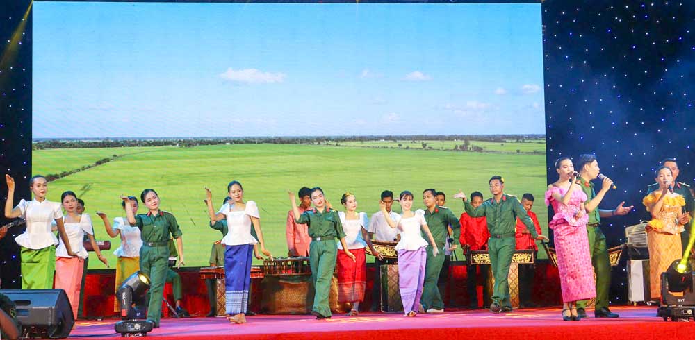 Tết quân dân tạo điều kiện gắn kết và giao lưu văn hóa giữa các dân tộc.