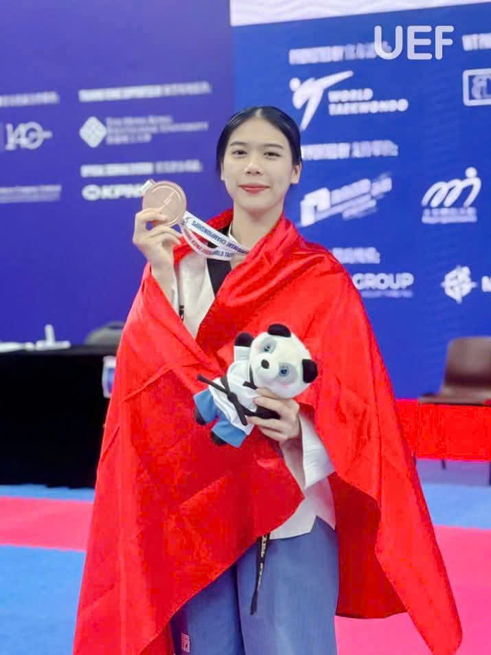 VĐV Lê Ngọc Hân và VĐV Dương Tấn Đạt đoạt HCĐ tại Giải Vô địch quyền taekwondo thế giới 2024.
