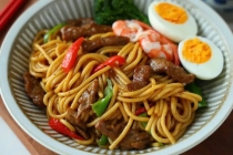 Mì bò sốt tiêu đen
