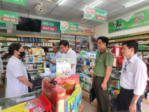 Kiểm tra đột xuất kinh doanh thuốc, mỹ phẩm, thực phẩm chức năng