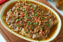 Bò hấp nấm kim châm sốt tỏi