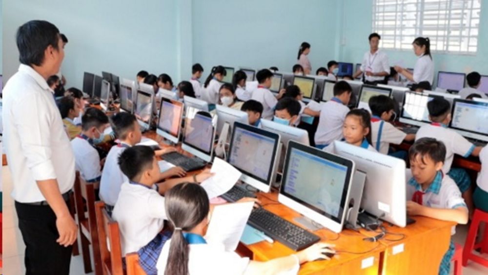 Các thí sinh bậc tiểu học thi giải các bài toán thuộc chương trình tiểu học, hướng tạo ra sản phẩm thực tế.