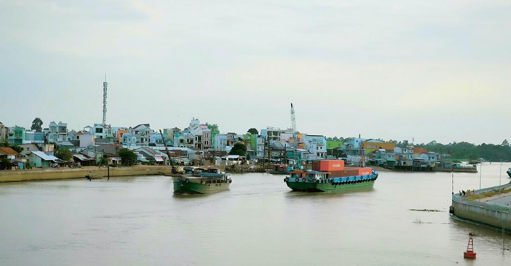 Các doanh nghiệp cần chủ động thích ứng, tìm cơ hội, hướng đi mới để vượt qua khó khăn.

