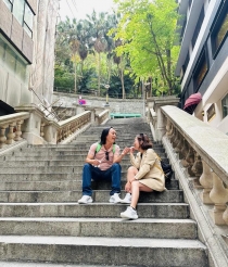 Vợ chồng cùng “tần số”