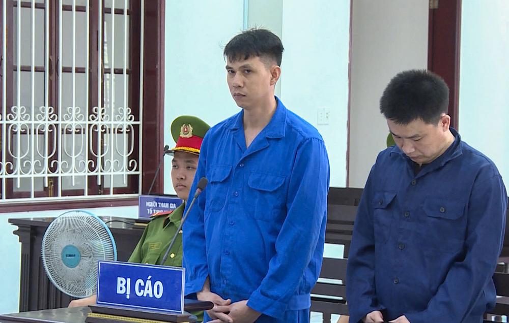2 bị cáo Trần Bá Cang và Nguyễn Như Trút (từ phải qua).