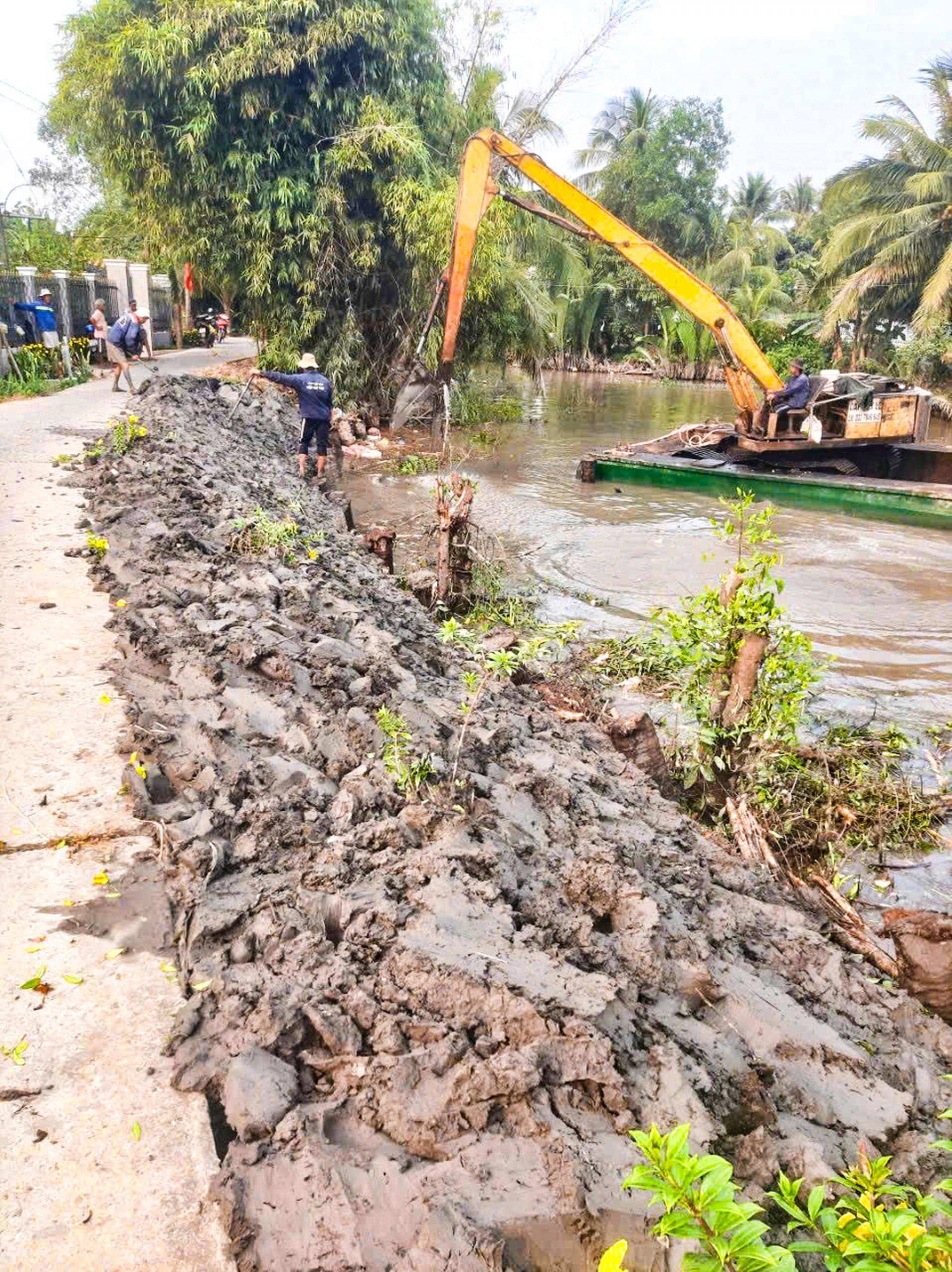 Chủ động phòng ngừa, linh hoạt ứng phó thiên tai Nhờ chủ động thực hiện các giải pháp ứng phó thiên tai, sản xuất sinh hoạt của người dân được đảm bảo, góp phần giảm thiểu thiệt hại do thiên tai.