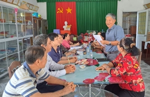 Tuổi cao, gương sáng góp sức vì quê hương