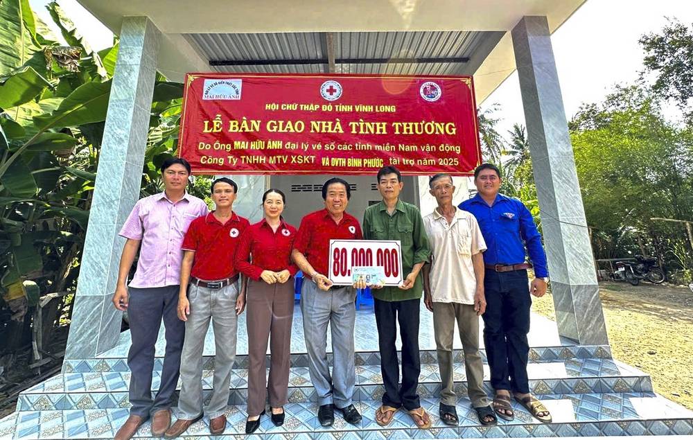 Trong Tháng Nhân đạo, Hội Chữ thập đỏ thực hiện khởi công và bàn giao 10 trong tổng số 59 căn nhà tình thương trị giá 3,74 tỷ đồng.

