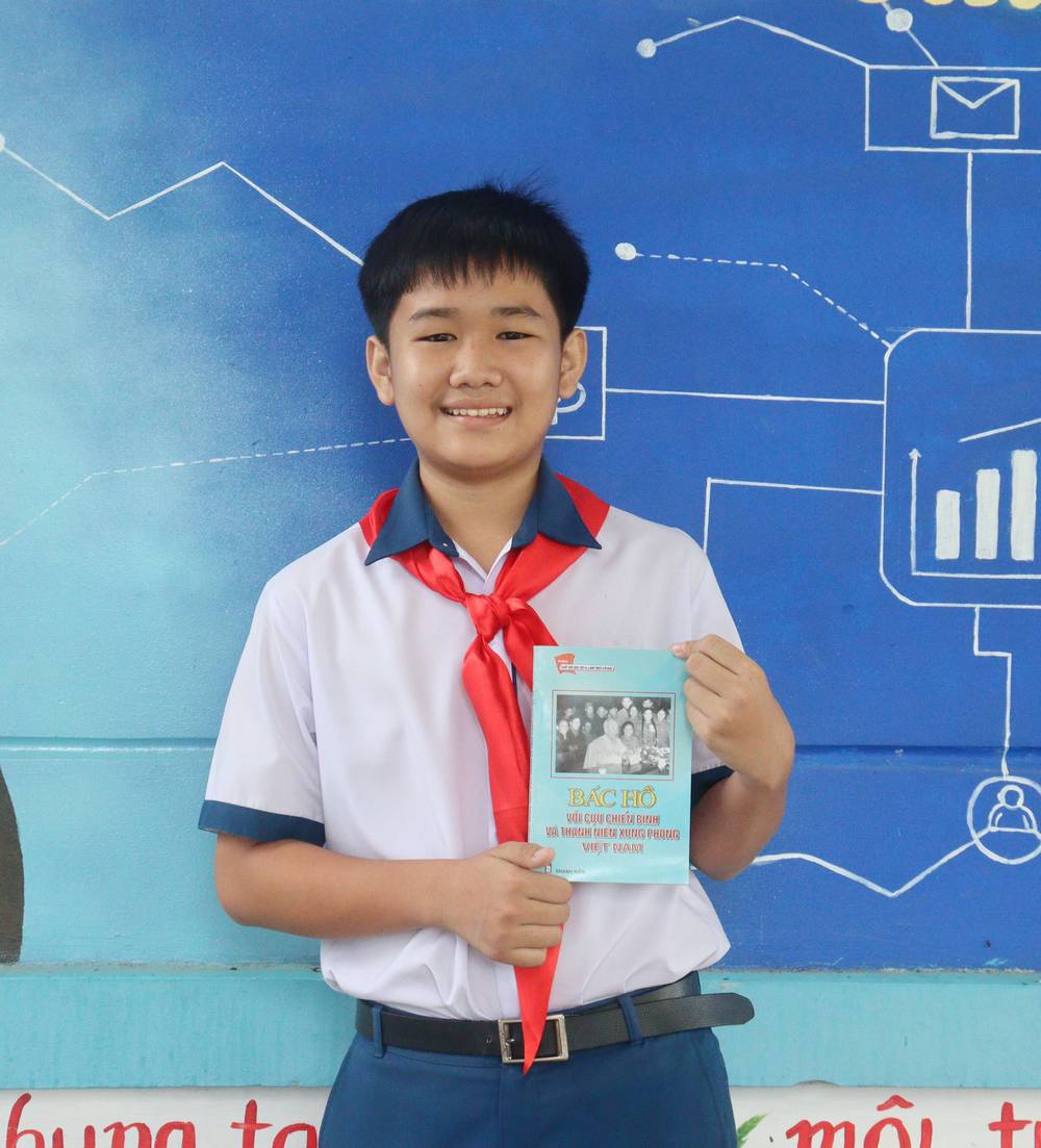 Em Huỳnh Minh Khang là Cháu ngoan Bác Hồ tiêu biểu