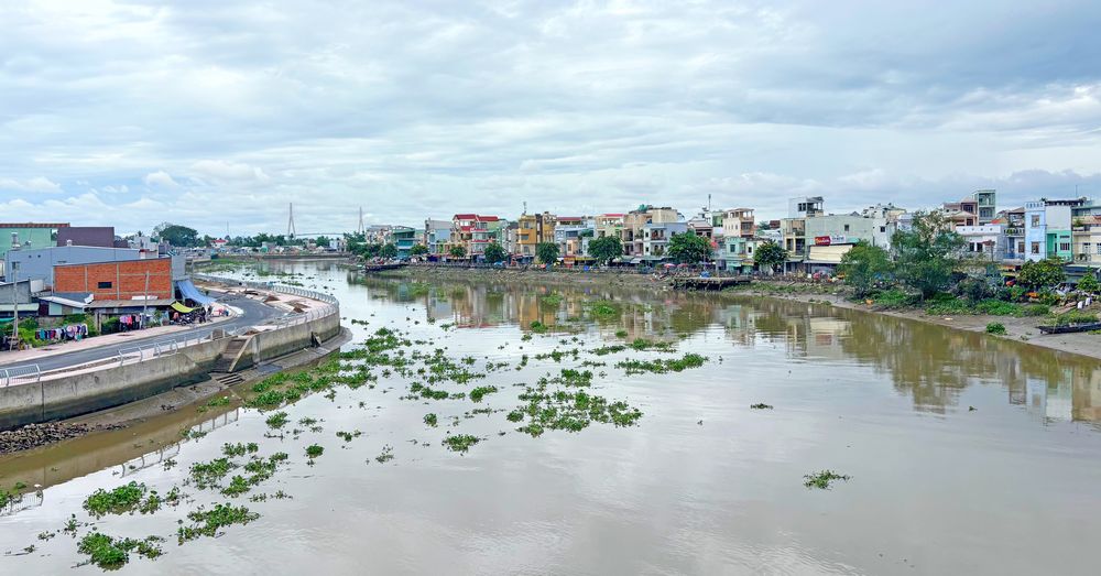 Cùng với xây dựng NTM, các địa phương còn tích cực quy hoạch phát triển không gian đô thị. 
